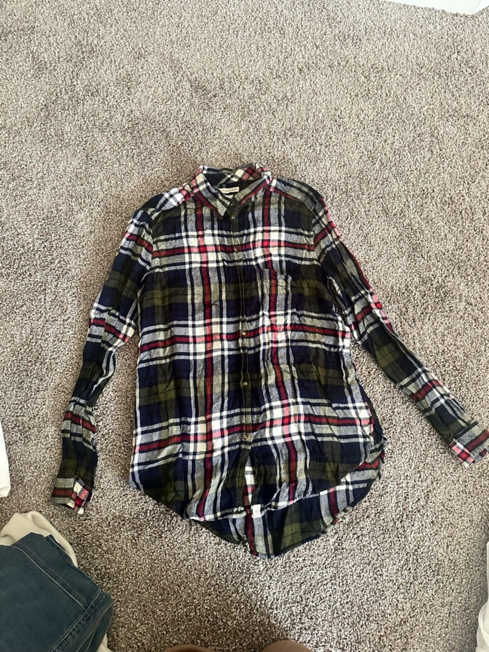 American Eagle Outfitters Olive Green Navy Red Plaid Button-Up Shirt